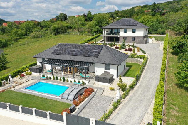 Eladó családi ház, Balatonalmádiban, Tűzmadár utcában 860 M Ft