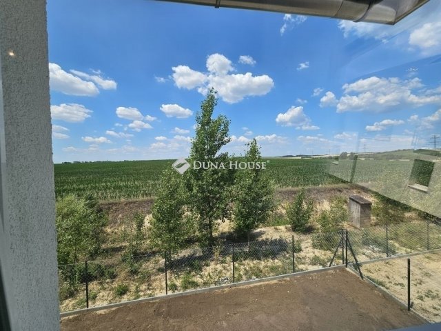 Eladó téglalakás, Mendén 79.9 M Ft, 4 szobás