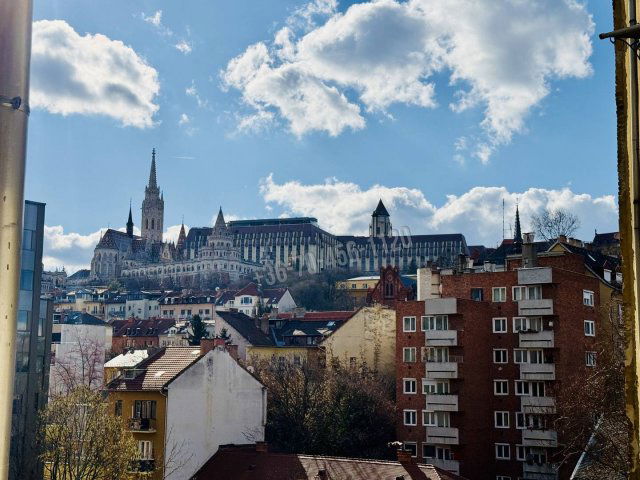 Kiadó téglalakás, albérlet, Budapesten, I. kerületben, 3 szobás