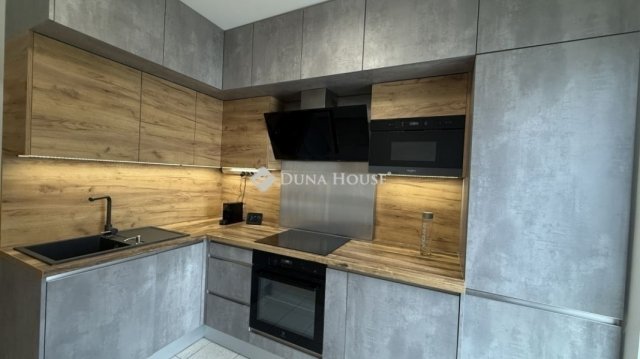 Eladó panellakás, Pécsett 69.9 M Ft, 2+1 szobás