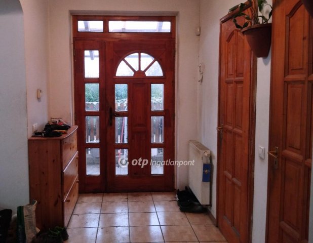Eladó családi ház, Kőszárhegyen 150 M Ft, 3+2 szobás