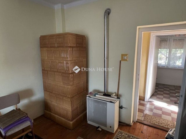 Eladó családi ház, Székesfehérvárott 65 M Ft, 3 szobás