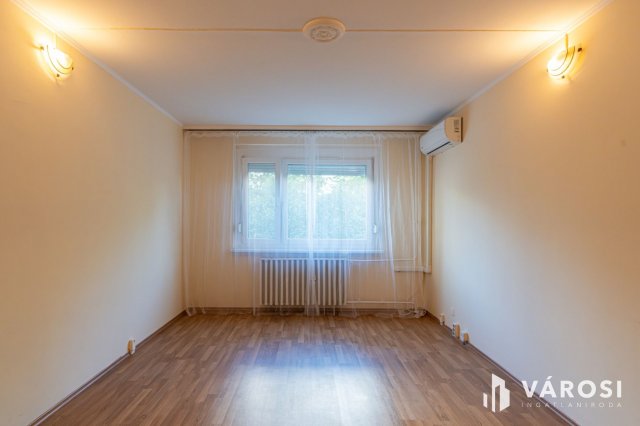 Eladó panellakás, Szegeden 45.9 M Ft, 2 szobás
