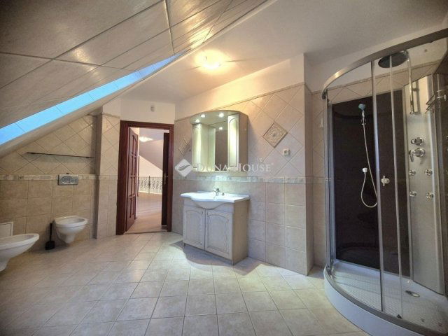 Eladó családi ház, Ürömön 229 M Ft, 5 szobás