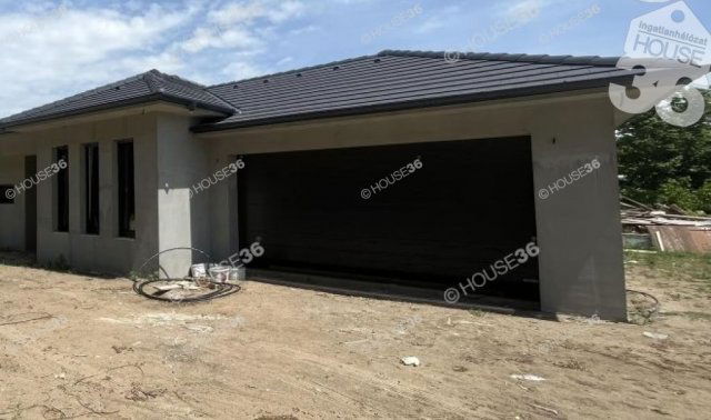 Eladó családi ház, Kecskeméten 213.9 M Ft, 5 szobás