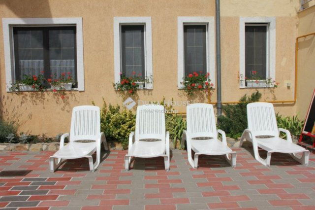 Eladó családi ház, Domonyban 420 M Ft, 7 szobás