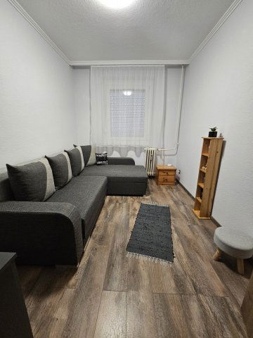 Eladó panellakás, Pápán 45.5 M Ft, 1+3 szobás