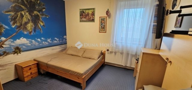 Eladó családi ház, Tápiószecsőn 159.99 M Ft, 6 szobás