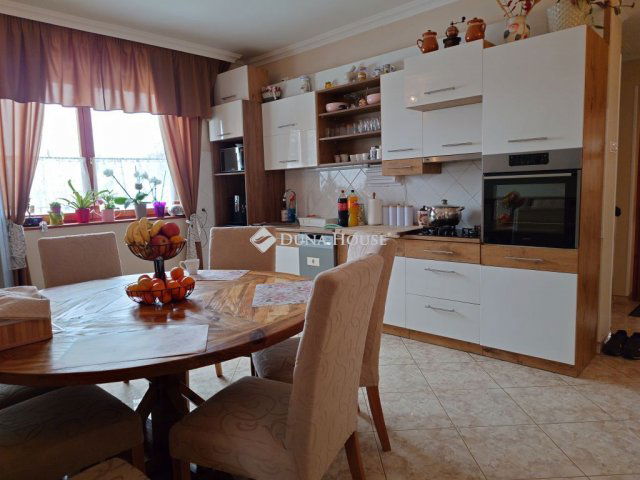 Eladó családi ház, Kiskunfélegyházán, Szegedi úton 75 M Ft