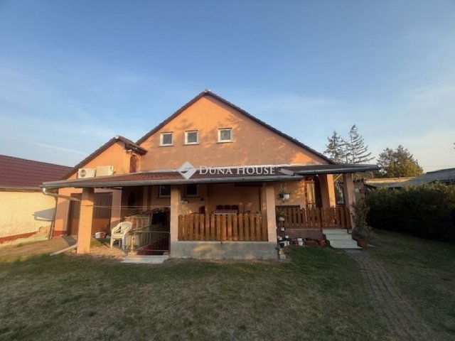 Eladó családi ház, Hernádon 89 M Ft, 5 szobás