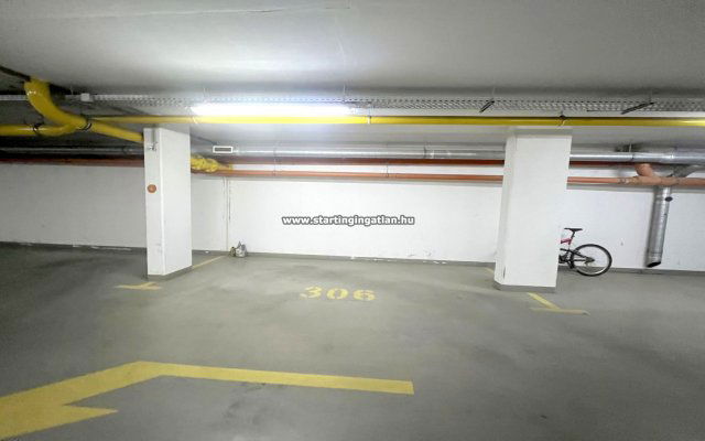 Eladó garázs, Budapesten, XIII. kerületben, Turóc utcában 5 M Ft