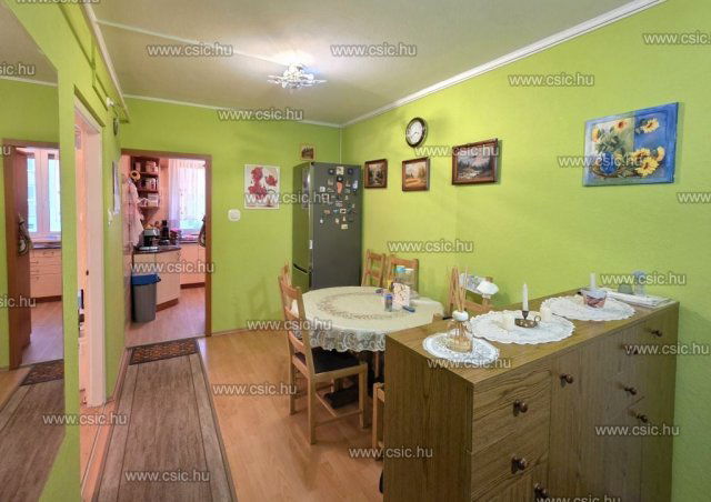 Eladó téglalakás, Budapesten, III. kerületben 84 M Ft, 3 szobás