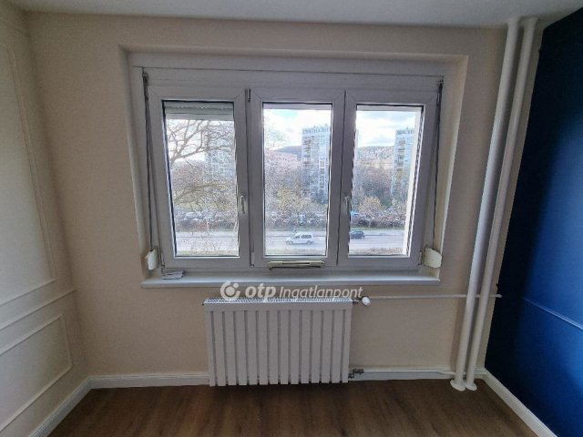 Eladó panellakás, Budapesten, III. kerületben 93 M Ft, 3 szobás