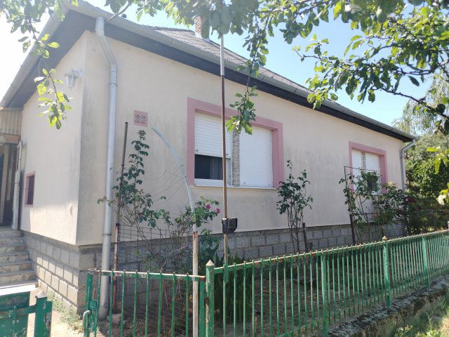 Eladó családi ház, Kaposújlakon 39 M Ft, 3 szobás