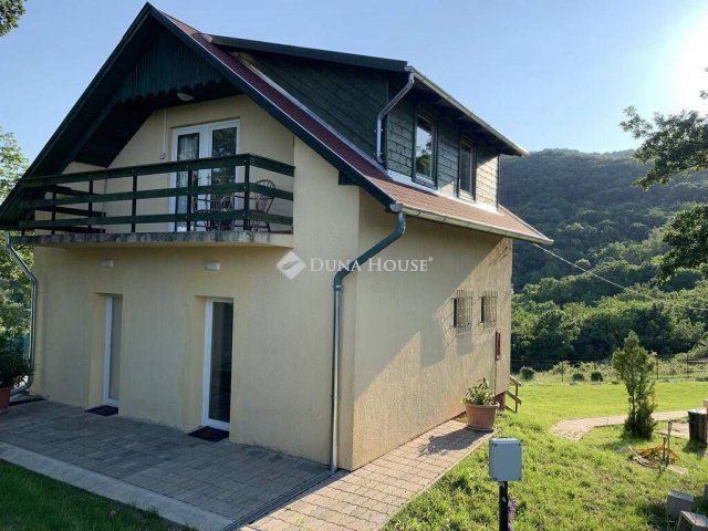 Eladó családi ház, Nagymaroson 89.811 M Ft, 4 szobás