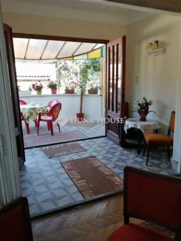 Eladó családi ház, Cegléden 59.9 M Ft, 2 szobás