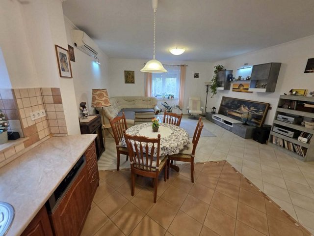 Eladó családi ház, Érden 159.8 M Ft, 7 szobás