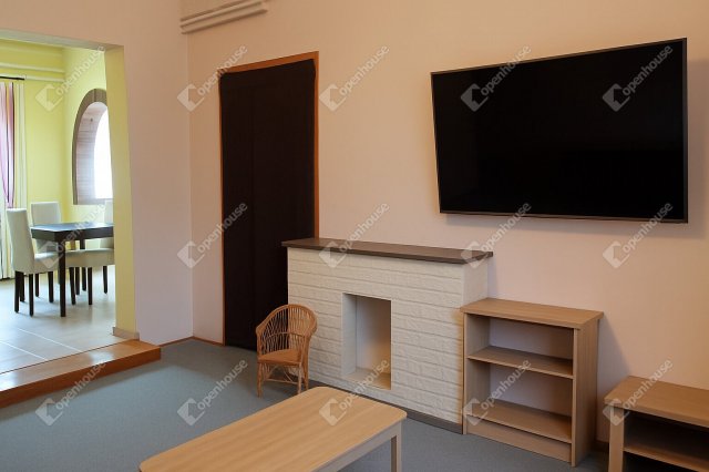 Eladó családi ház, Debrecenben 92 M Ft, 8 szobás