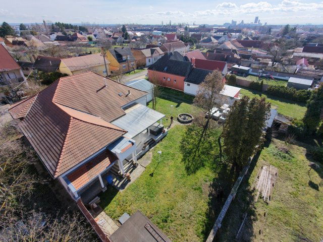 Eladó családi ház, Szentlőrincen 119 M Ft, 4+2 szobás