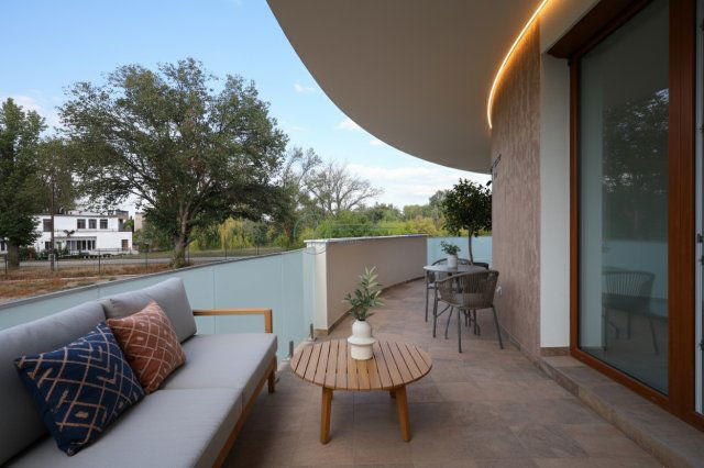 Eladó téglalakás, Szegeden 92.4 M Ft, 3 szobás