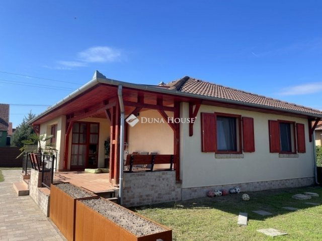 Eladó családi ház, Kecskeméten 93 M Ft, 4 szobás