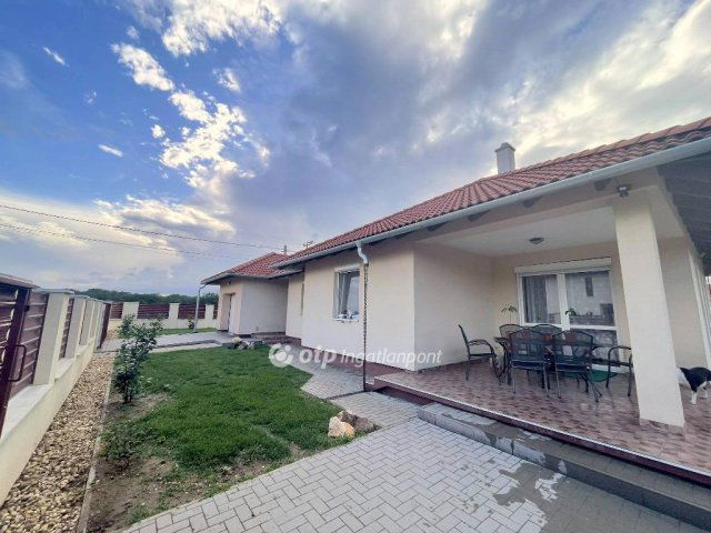 Eladó családi ház, Tökölön 129.9 M Ft, 4 szobás