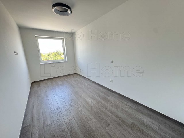 Kiadó téglalakás, albérlet, Győrött 218 E Ft / hó, 3 szobás