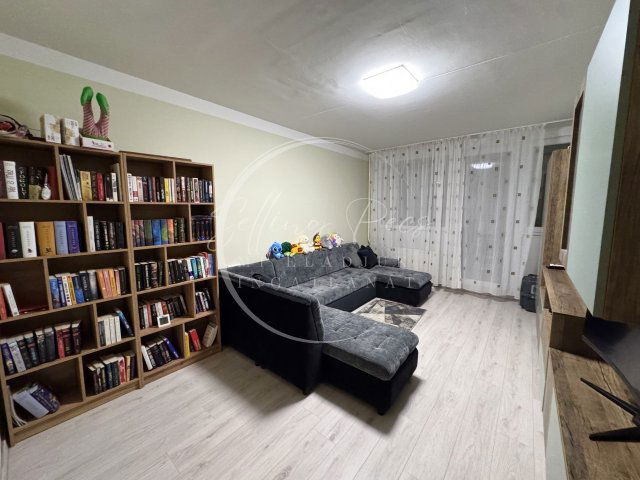 Eladó panellakás, Komlón, Nagyszántó utcában 31.9 M Ft