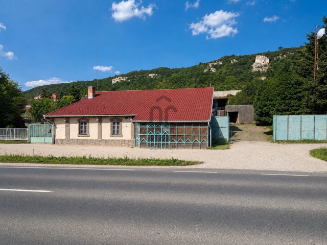 Eladó ipari ingatlan, Tatabányán 165 M Ft / költözzbe.hu