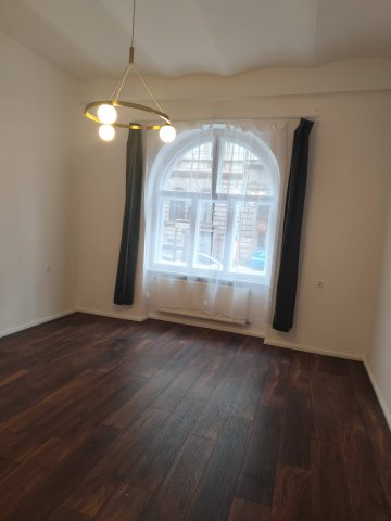 Kiadó téglalakás, albérlet, VII. kerületben, Dembinszky utcában