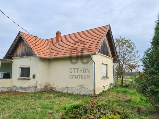Eladó családi ház, Kisrákoson 16 M Ft, 1 szobás