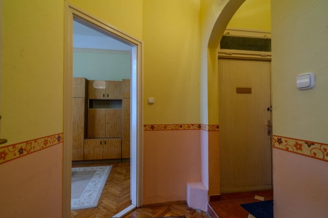 Eladó téglalakás, Baján 46.5 M Ft, 4+1 szobás