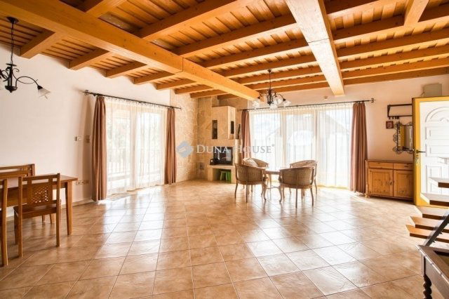 Eladó családi ház, Budaörsön 445 M Ft, 6 szobás