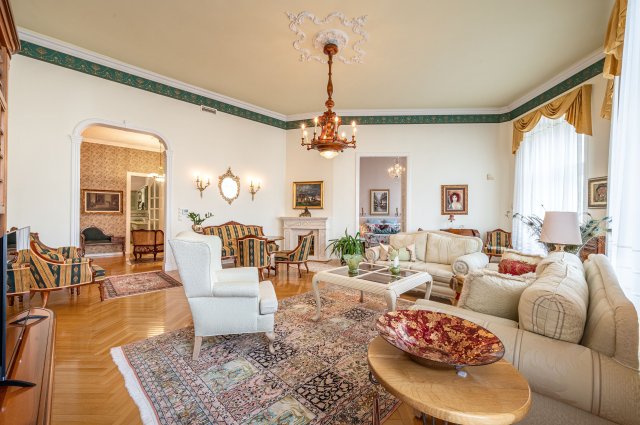 Eladó téglalakás, Budapesten, VI. kerületben, Zichy Jenő utcában