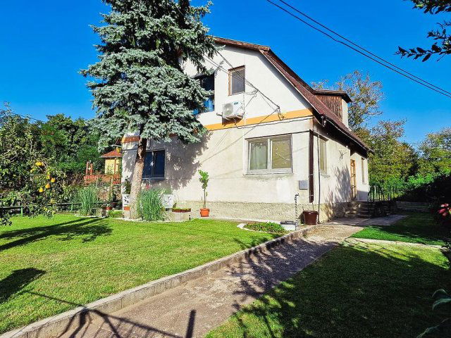 Eladó családi ház, Gödön 114.9 M Ft, 6+1 szobás