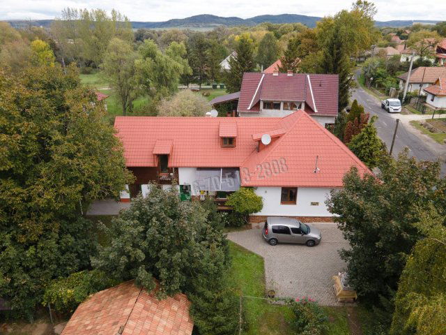 Eladó családi ház, Honton 66 M Ft, 5+1 szobás