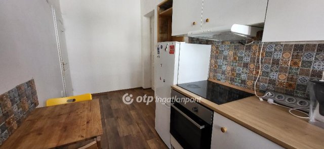 Eladó téglalakás, Budapesten, VI. kerületben 87 M Ft, 2+1 szobás