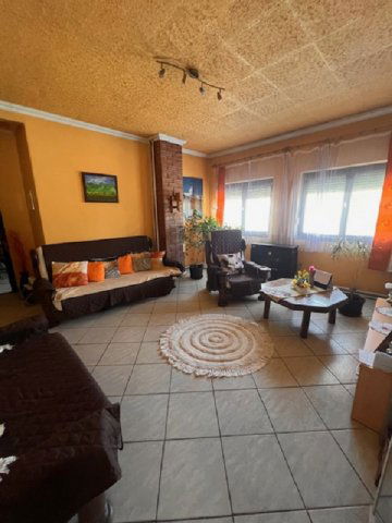 Eladó családi ház, Gödöllőn 92 M Ft, 3+2 szobás