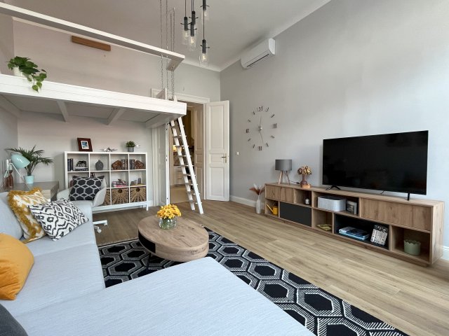 Kiadó téglalakás, albérlet, Budapesten, V. kerületben, 2 szobás