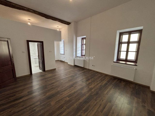 Eladó téglalakás, Sopronban 60.5 M Ft, 1 szobás