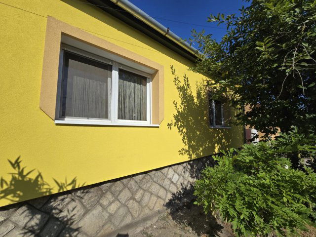 Eladó családi ház, Dombóváron 42.9 M Ft, 5 szobás