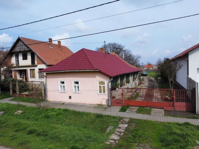 Eladó családi ház, Kiskörén 7.5 M Ft, 4 szobás