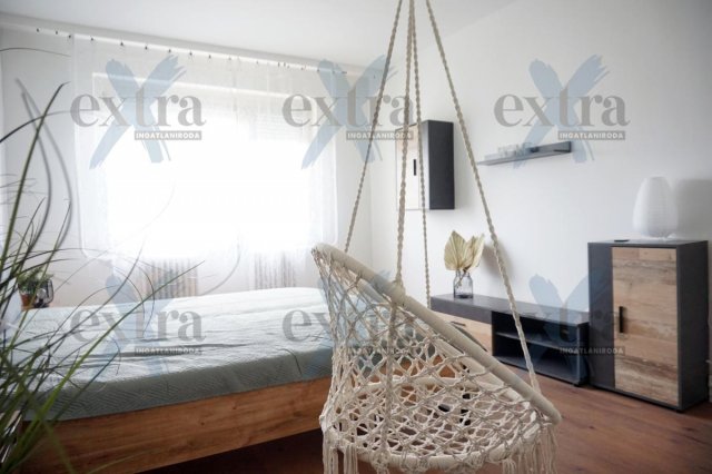 Kiadó panellakás, albérlet, Szegeden 180 E Ft / hó, 1 szobás