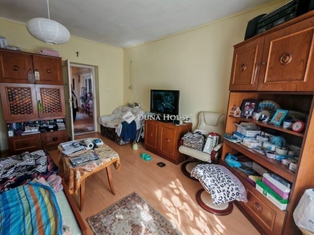 Eladó családi ház, Úrin 59 M Ft, 3 szobás