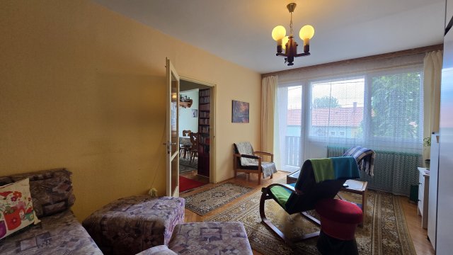 Eladó sorház, Dunaújvárosban, Nyárfa utcában 62.9 M Ft