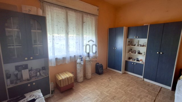 Eladó családi ház, Vékényen 8 M Ft, 2 szobás