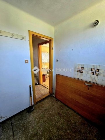 Eladó családi ház, Pécsett 88.9 M Ft, 3 szobás