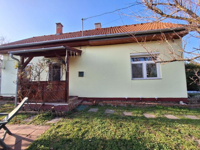 Eladó családi ház, Győrött 55.99 M Ft, 2 szobás