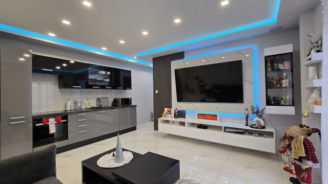 Eladó téglalakás, Dunaújvárosban, Gábor Áron utcában 45 M Ft