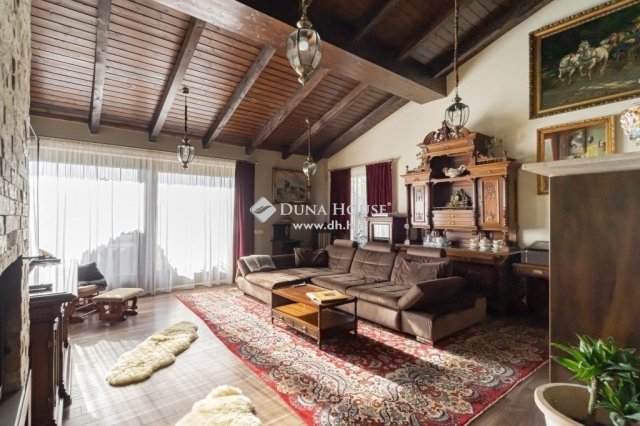 Eladó családi ház, Szentendrén 529.9 M Ft, 6 szobás